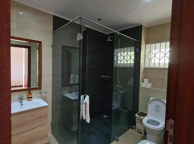 Crystal Shores Self Catering - Beau Vallon, Seychelles Apartment *