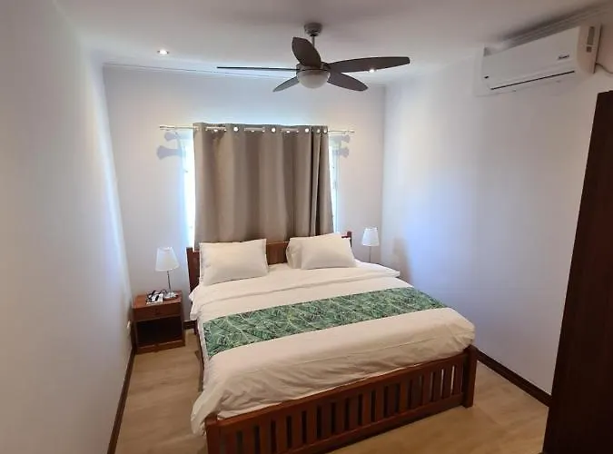Apartment Crystal Shores Self Catering - Beau Vallon, Seychelles