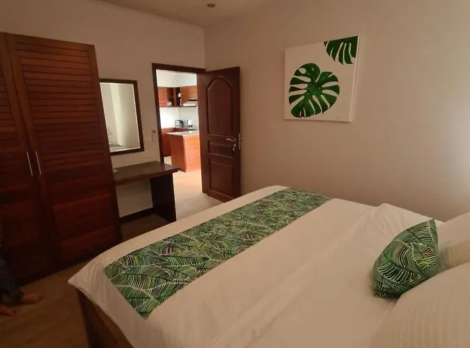 Crystal Shores Self Catering - Beau Vallon, Seychelles Apartment