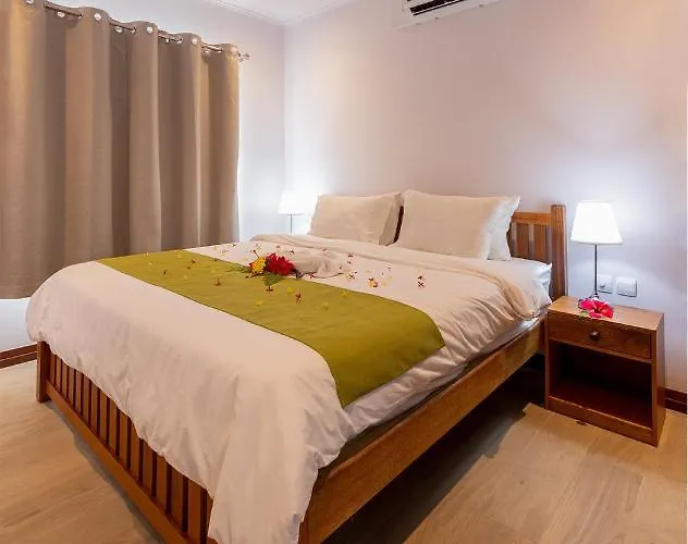 Crystal Shores Self Catering - Beau Vallon, Seychelles *