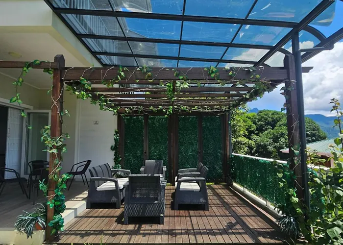Crystal Shores Self Catering - Beau Vallon, Seychelles Apartment *