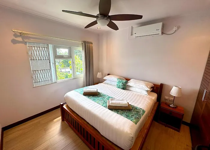 Crystal Shores Self Catering - Beau Vallon, Seychelles Apartment *