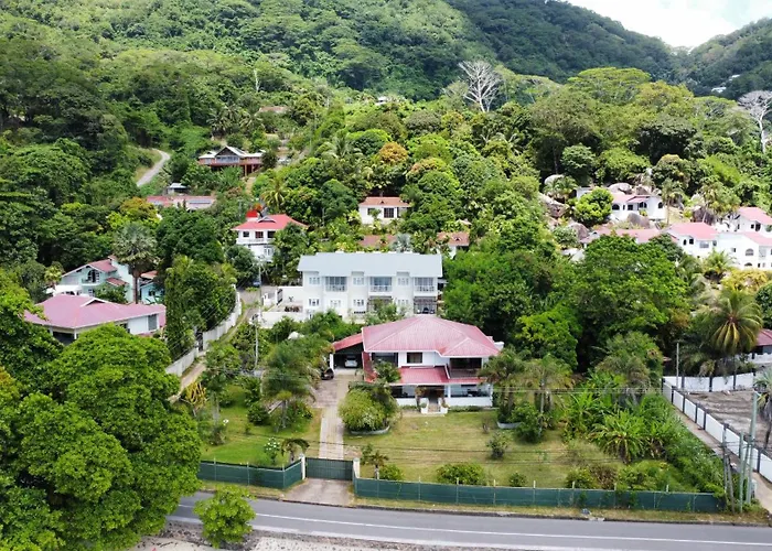 Crystal Shores Self Catering - Beau Vallon, Seychelles *